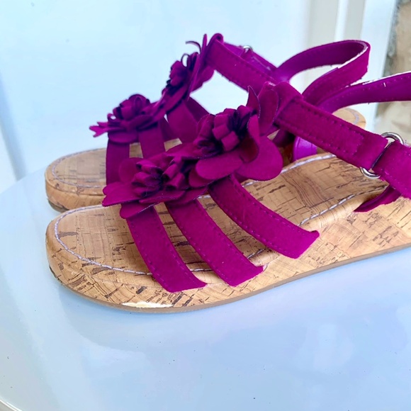 3/$40 ⭐️ Gymboree Magenta Floral Sandals - Picture 2 of 11